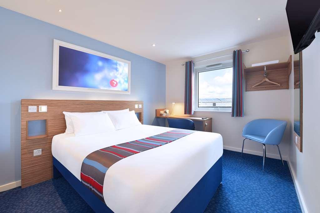 Travelodge Cameron Toll Hotel EDI Szoba fotó